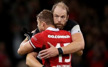 Leigh Halfpenny and Alun Wyn Jones say farewell to Wales in Barbarians match