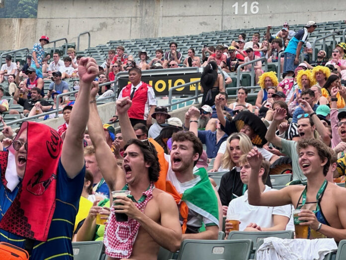 Fans go wild on first day of HK Sevens