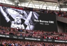 Rugby fans pay tribute to Rob Burrow at Wembley and Twickenham