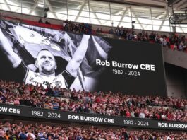 Rugby fans pay tribute to Rob Burrow at Wembley and Twickenham