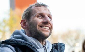 Rob Burrow: Rugby league legend to be honoured by Hull FC in Leeds Rhinos’ first fixture since his death | Sky Sports tribute coverage on Friday | Rugby League News | Sky Sports