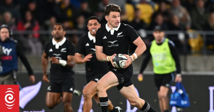 All Blacks v Australia: Beauden Barrett back, Damian McKenzie benched for Bledisloe II