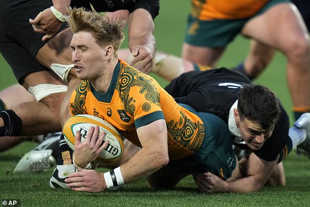 Australia showed a flicker of life in pushing New Zealand to the wire before the visitors clung on to win in Sydney