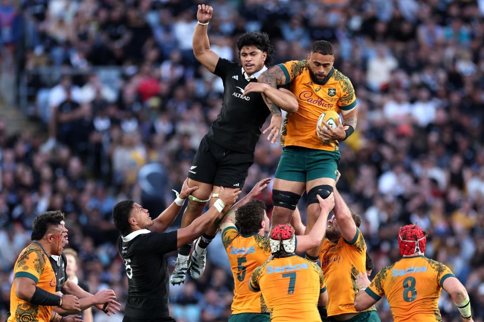 Wallace Sititi challenge the Australian lineout consistently in Sydney (Getty Images)