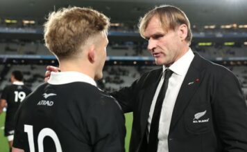 Beauden Barrett set to replace Damian McKenzie in no.10 jersey