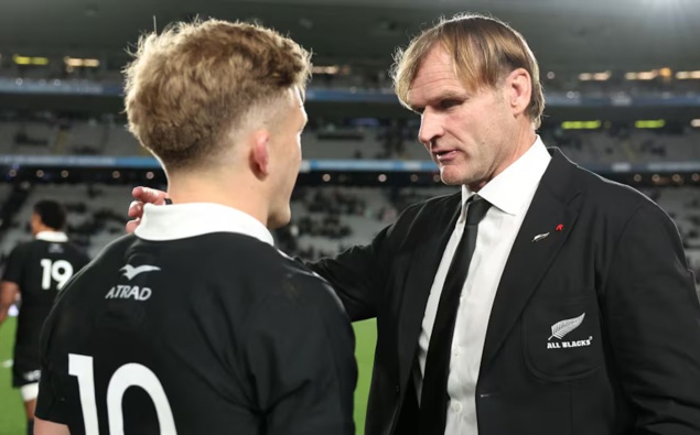 Beauden Barrett set to replace Damian McKenzie in no.10 jersey