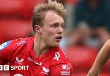 Blair Murray in action for Scarlets against Leicester in pre-season