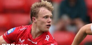 Blair Murray in action for Scarlets against Leicester in pre-season