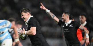 Bledisloe II: Beauden Barrett returns to fly-half, Damian McKenzie benched