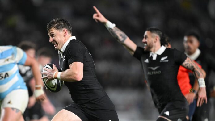 Bledisloe II: Beauden Barrett returns to fly-half, Damian McKenzie benched