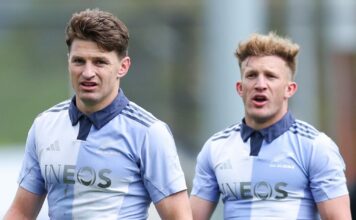 Robertson on decision to bench McKenzie and start Beauden Barrett