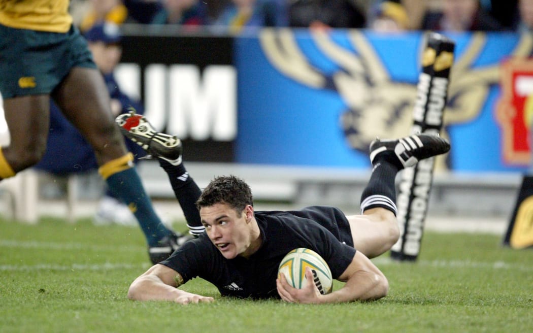 Daniel Carter scores in 2003 in the All Blacks  50 -21 rout of the Wallabies.