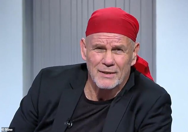 Former Wallaby Peter Fitzsimons has urged rugby clubs to try and sign Cleary while he is in the UK visiting Mary Fowler