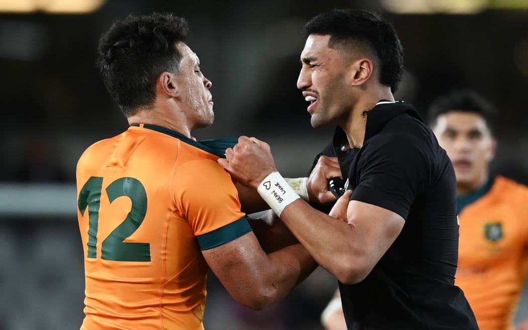 Matt Toomua (L) and Rieko Ioane have words.
New Zealand All Blacks v Australia Wallabies. 2nd Bledisloe Cup rugby union test match. Eden Park, Auckand, New Zealand. Saturday 14 August 2021. Â© Mandatory photo credit: Andrew Cornaga / www.photosport.nz