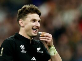 Barrett replaces McKenzie as All Blacks flyhalf for Cane's 100th test