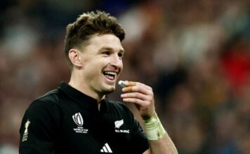 Barrett replaces McKenzie as All Blacks flyhalf for Cane's 100th test