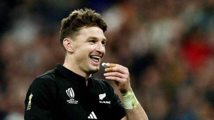 Barrett replaces McKenzie as All Blacks flyhalf for Cane's 100th test