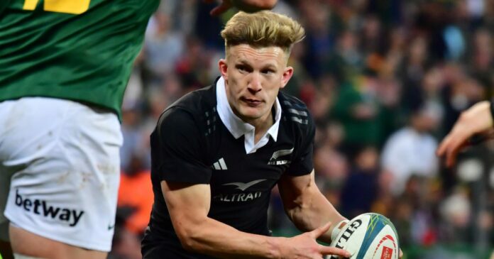 It's time to stop hating on Damian McKenzie, the best 10 in the Championship