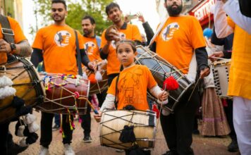 LOOK: Thousands light up Rugby town centre to celebrate Diwali