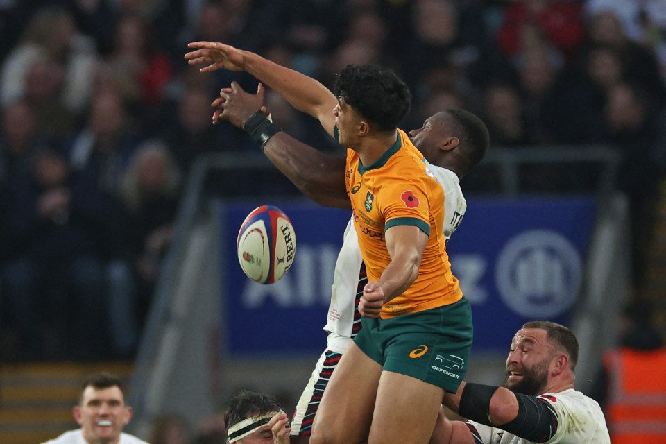 Sua'ali'i forced Itoje into an error that ultimately led to the Wallabies' match-winning try