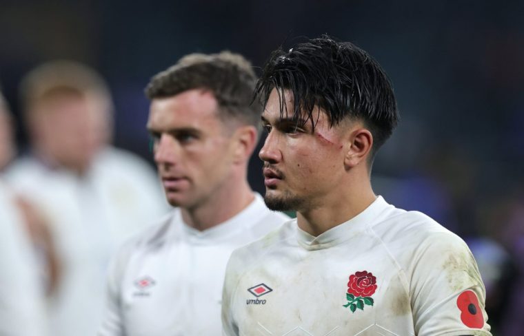 LONDON, ENGLAND - NOVEMBER 09: Marcus Smith of England looks dejected at full time following defeat during the Autumn Nations Series 2025 match between England and Australia at Allianz Stadium on November 09, 2024 in London, England. (Photo by David Rogers/Getty Images)