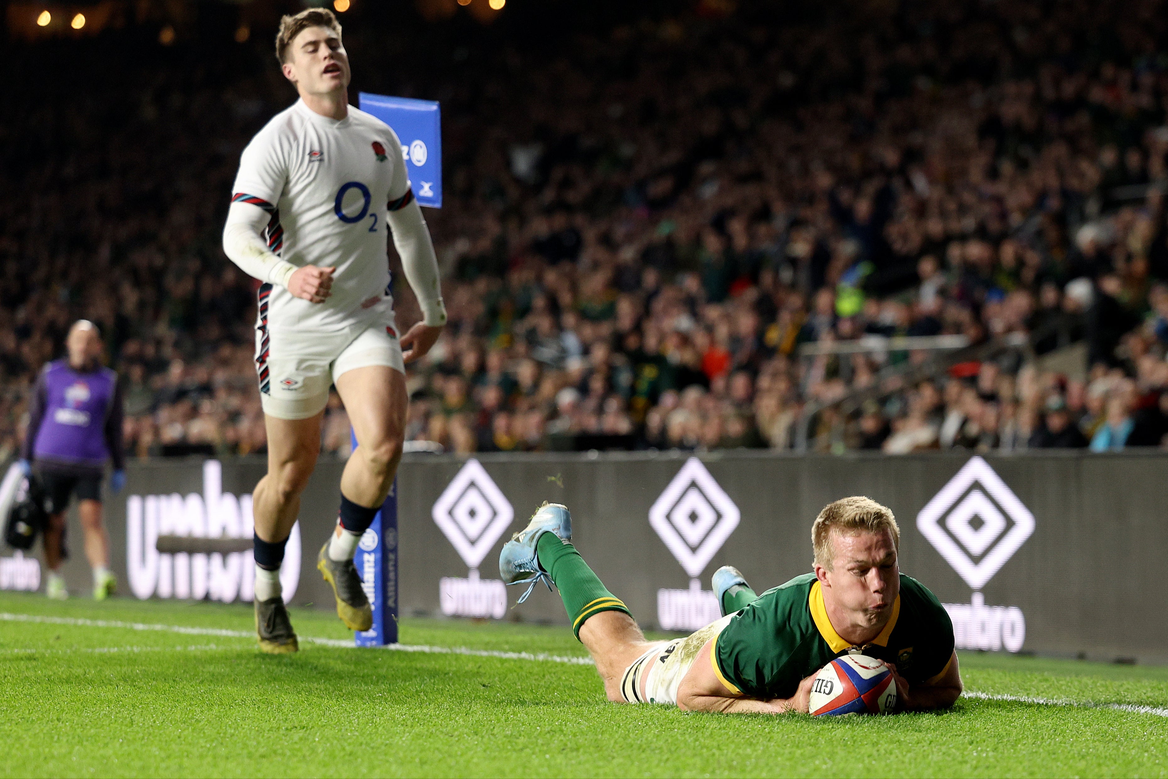 South Africa’s Pieter-Steph du Toit scores against England