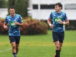 Dan Carter and Beauden Barrett in training