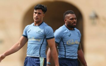 England rugby icon playing huge role to help Australia win at Twickenham | Rugby | Sport