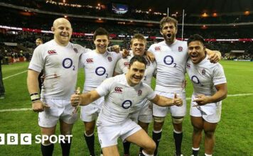 England celebrate beating New Zealand