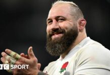 Jo Marler applauds the England fans