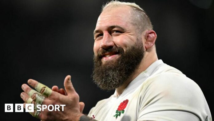 Jo Marler applauds the England fans