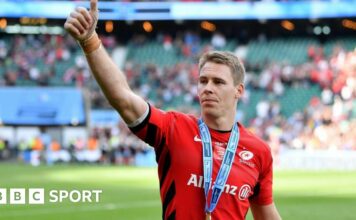 Liam Williams of Saracens celebrates following the Gallagher Premiership Rugby Final between Exeter Chiefs and Saracens at Twickenham