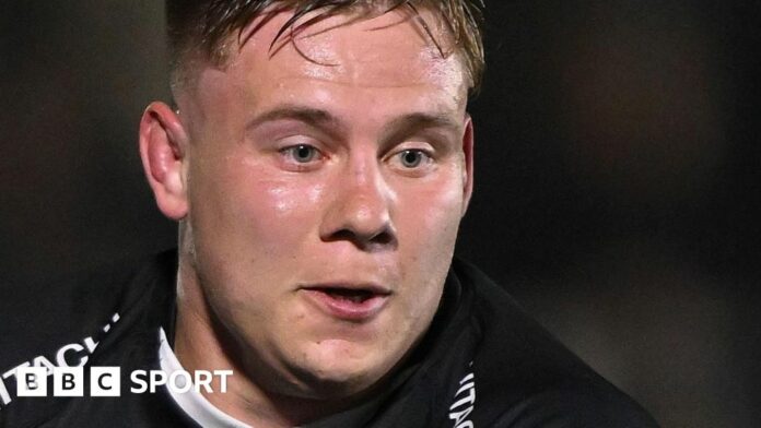 Freddie Lockwood playing in the Premiership Rugby Cup for Newcastle Falcons