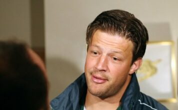 Skinstad part of buy-out of struggling rugby club, Beziers