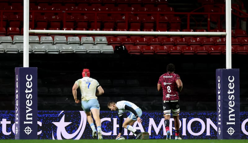 Sam Prendergast scores under the posts for Leinster. Photograph: James Crombie/Inpho