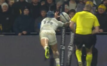'That's absolute filth!' England rugby international defies logic to score 'Superman' try
