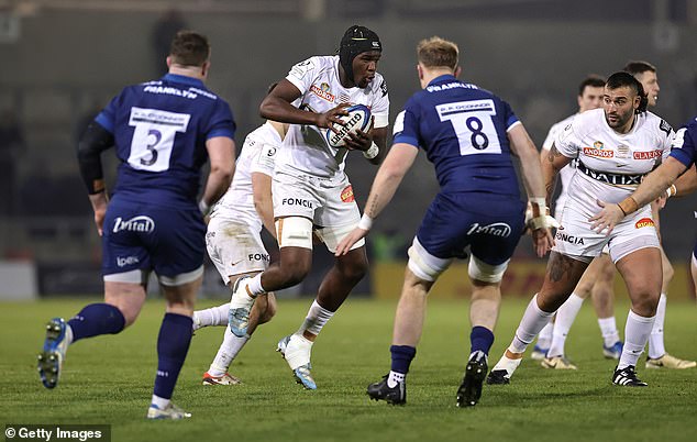 Harlequins have expressed an interest in signing English lock Junior Kpoku from Racing 92