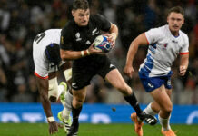 Beauden Barrett scores 14 points to help ABs overcome Italy 29-11