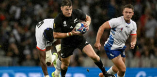 Beauden Barrett scores 14 points to help ABs overcome Italy 29-11