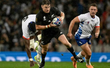 Beauden Barrett scores 14 points to help ABs overcome Italy 29-11