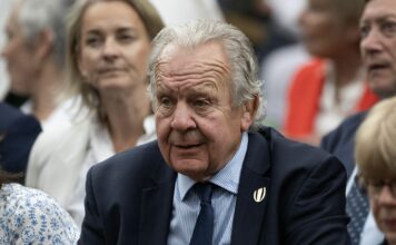 Bill Beaumont appointed interim Rugby Football Union chair as Tom Ilube steps down over pay row