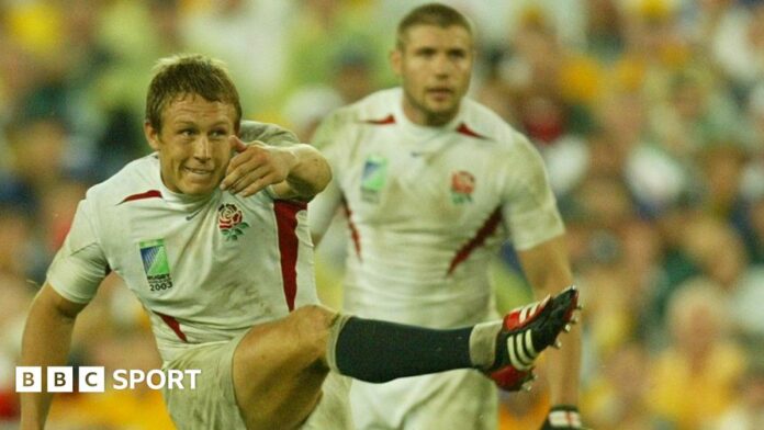 Ben Cohen celebrates with his England team-mates