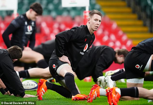 Liam Williams admitted Wales’s youngsters have been reluctant to speak up in team meetings