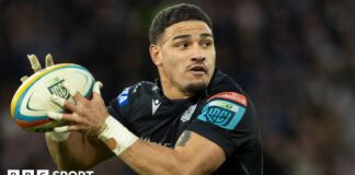 Scotland centre Sione Tuipulotu playing for Glasgow Warriors