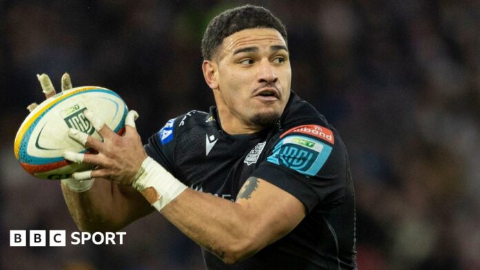 Scotland centre Sione Tuipulotu playing for Glasgow Warriors