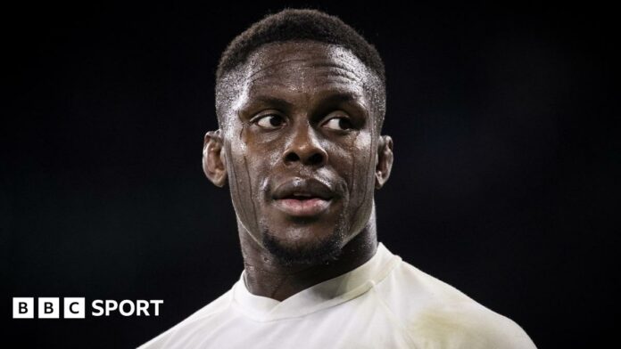 Maro Itoje in an England tracksuit