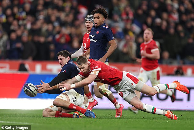 Although he hasn’t yet been fully ruled out of the Stadio Olimpico clash – Wales will give him every chance to prove his fitness – it is likely Warren Gatland will have to make a late change