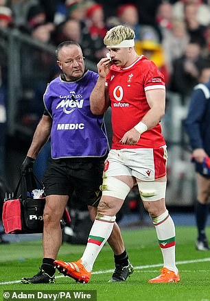 Aaron Wainwright suffered a nasty cut against France