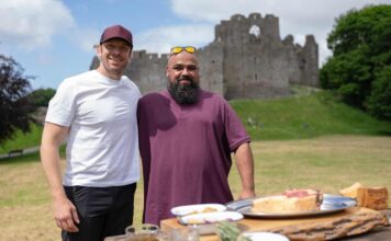 Alun Wyn Jones teams up with fiery chef in Swansea in BBC programme Chris Cooks Cymru