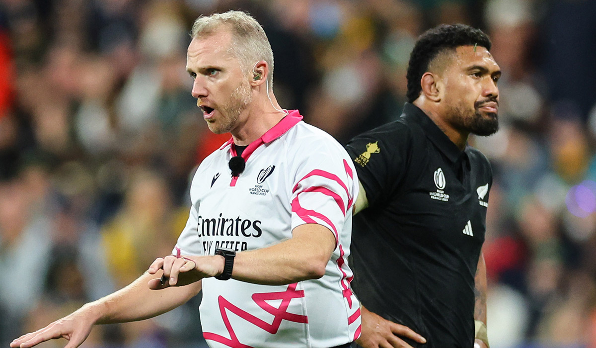 2023 Rugby World Cup Final, Stade de France, Paris, France 28/10/2023 New Zealand vs South Africa Referee Wayne Barnes disallows a try from Aaron Smith of New Zealand. Pic: INPHO/James Crombie